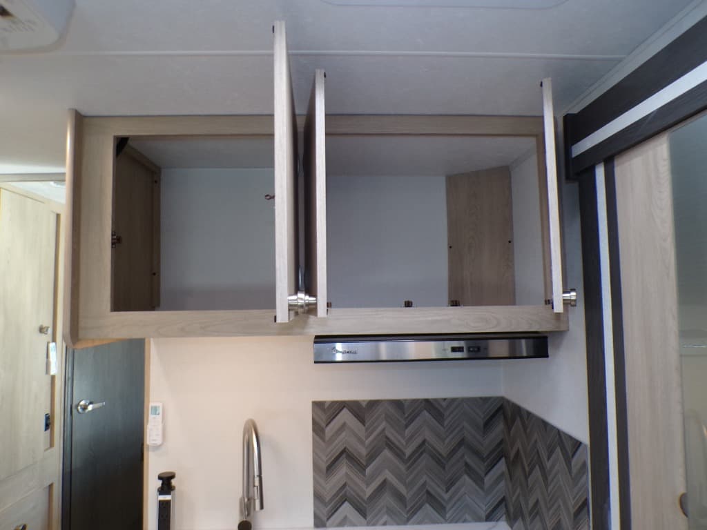 2026 Coachmen 2026 Coachmen Leprechaun - thumbnail 40