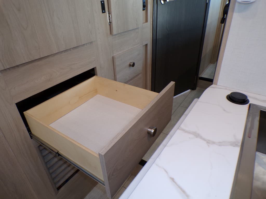 2026 Coachmen 2026 Coachmen Leprechaun - thumbnail 54