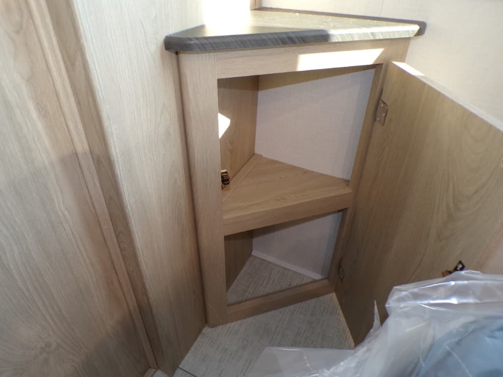 2026 Coachmen 2026 Coachmen Leprechaun - thumbnail 56