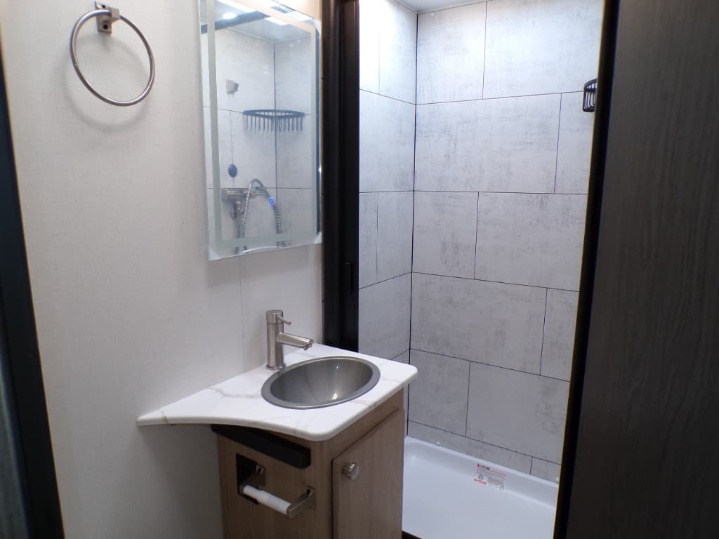 2026 Coachmen 2026 Coachmen Leprechaun - thumbnail 60