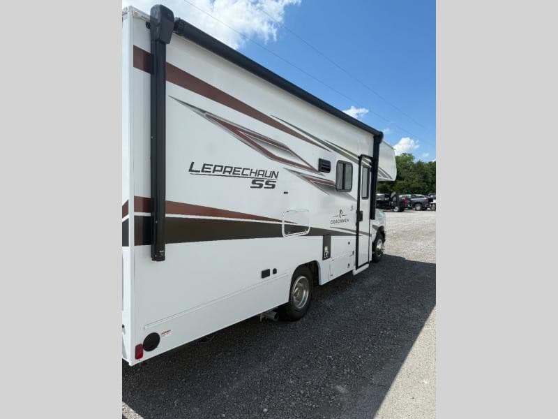 2026 Coachmen 2026 Coachmen Leprechaun - thumbnail 5
