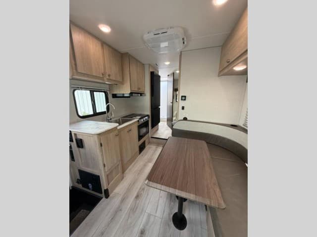 2026 Coachmen 2026 Coachmen Leprechaun - thumbnail 15