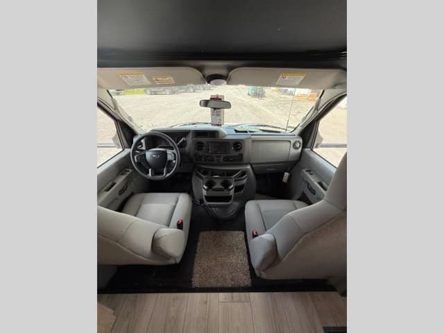 2026 Coachmen 2026 Coachmen Leprechaun - thumbnail 18