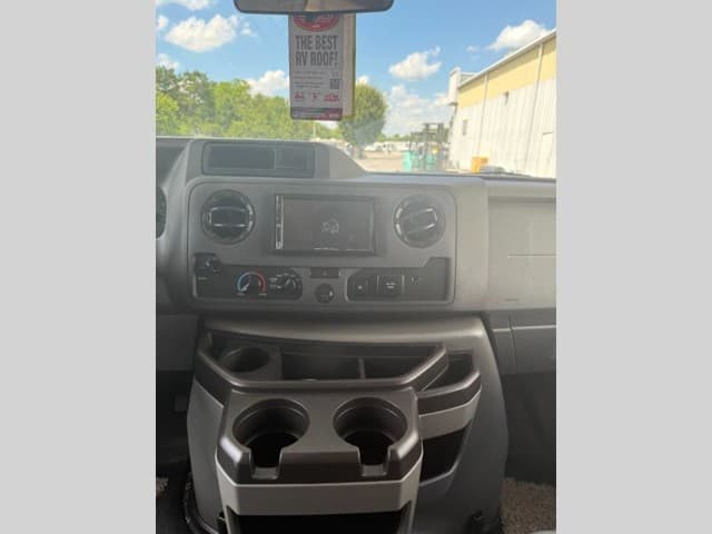 2026 Coachmen 2026 Coachmen Leprechaun - thumbnail 19