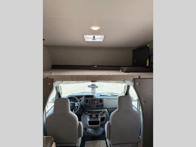 2026 Coachmen 2026 Coachmen Leprechaun - thumbnail 21