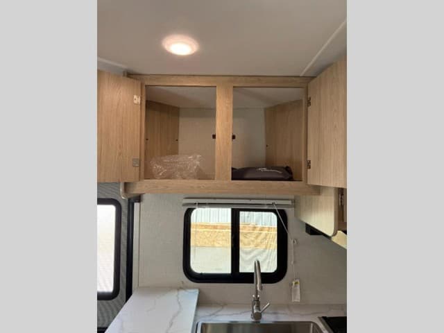 2026 Coachmen 2026 Coachmen Leprechaun - thumbnail 25