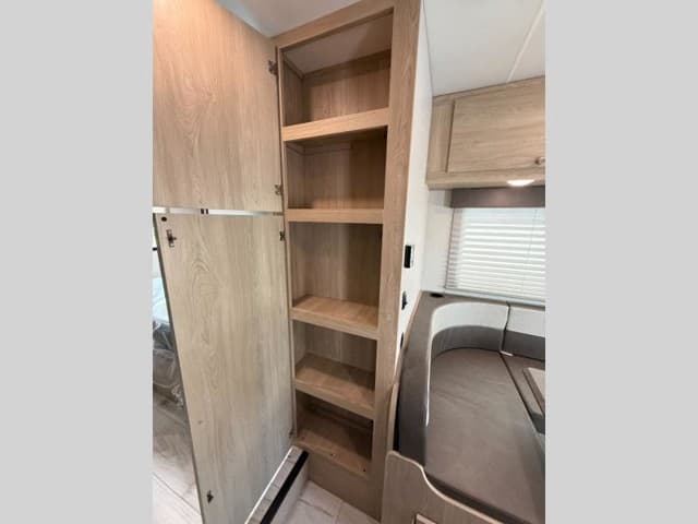 2026 Coachmen 2026 Coachmen Leprechaun - thumbnail 29