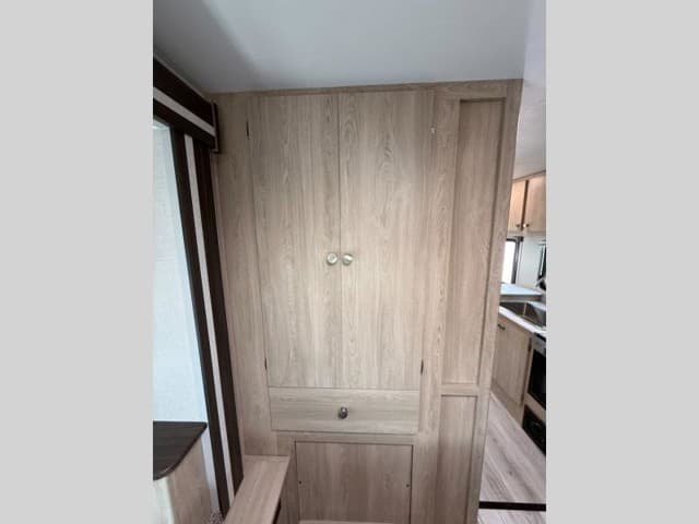 2026 Coachmen 2026 Coachmen Leprechaun - thumbnail 32