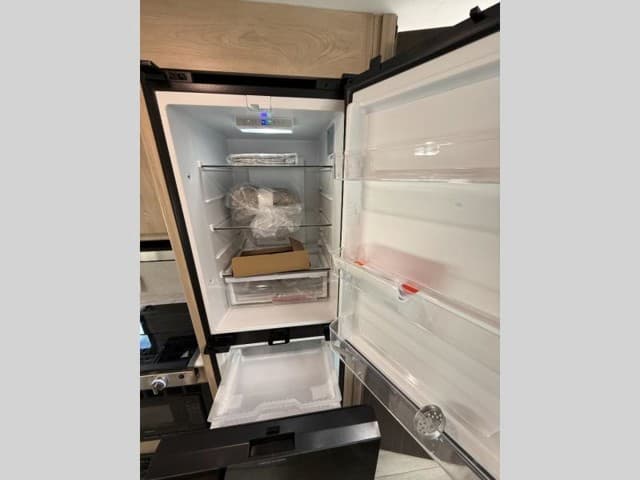 2026 Coachmen 2026 Coachmen Leprechaun - thumbnail 35