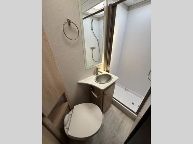 2026 Coachmen 2026 Coachmen Leprechaun - thumbnail 36