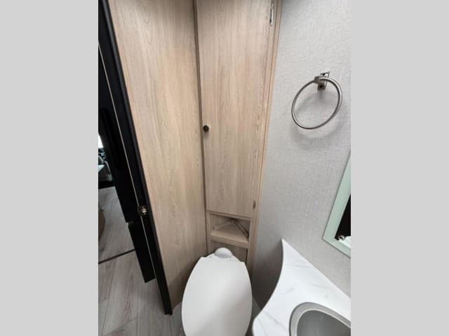 2026 Coachmen 2026 Coachmen Leprechaun - thumbnail 37