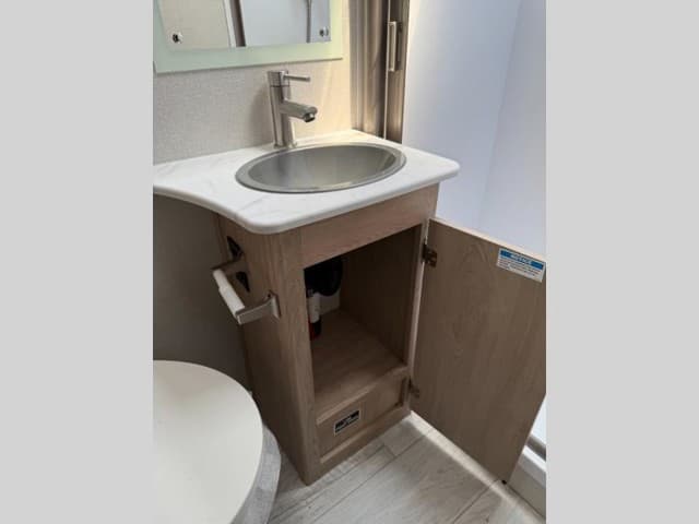 2026 Coachmen 2026 Coachmen Leprechaun - thumbnail 40