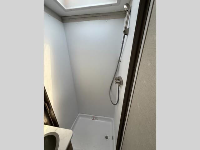 2026 Coachmen 2026 Coachmen Leprechaun - thumbnail 41