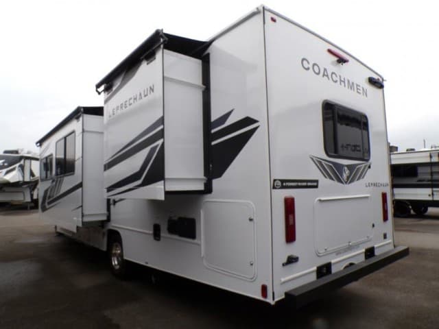 2026 Coachmen 2026 Coachmen Leprechaun - thumbnail 4