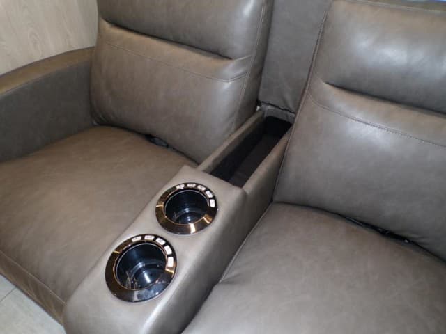 2026 Coachmen 2026 Coachmen Leprechaun - thumbnail 23