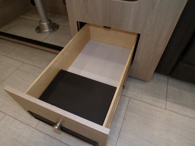 2026 Coachmen 2026 Coachmen Leprechaun - thumbnail 31