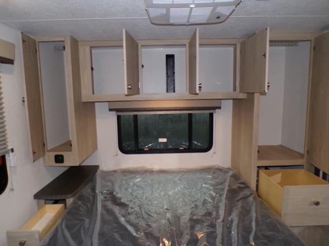 2026 Coachmen 2026 Coachmen Leprechaun - thumbnail 47