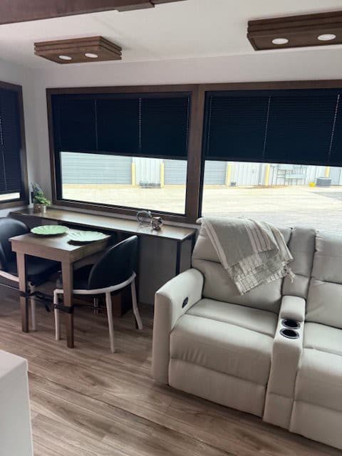 2026 Keystone RV 2026 Keystone RV Montana - thumbnail 6