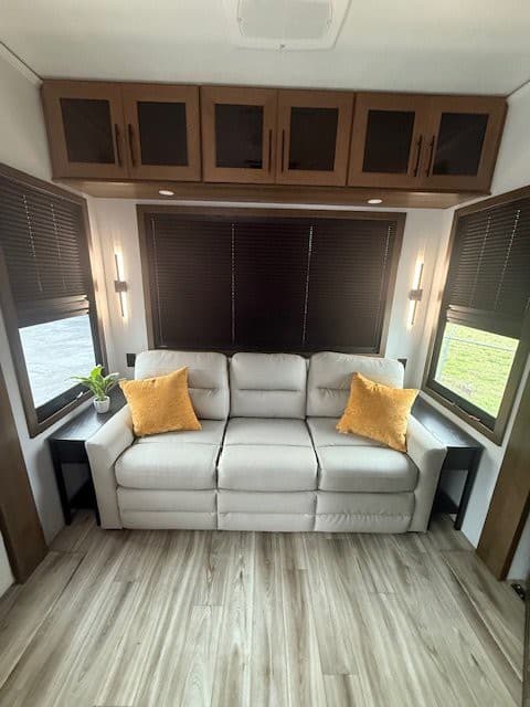 2026 Keystone RV 2026 Keystone RV Montana - thumbnail 8