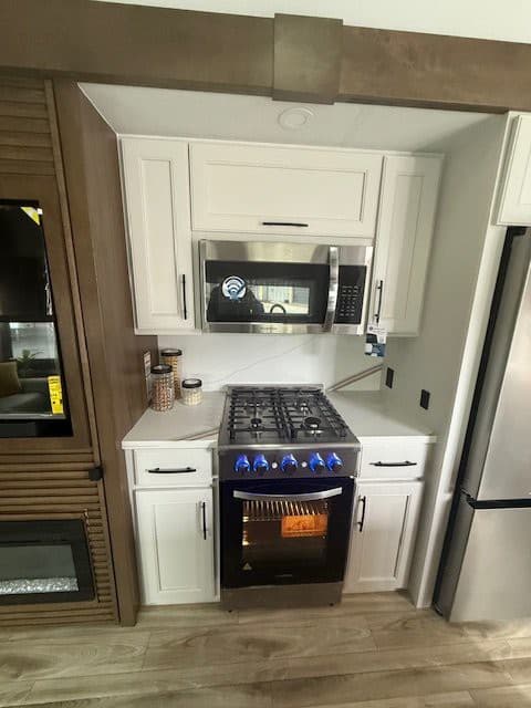 2026 Keystone RV 2026 Keystone RV Montana - thumbnail 10