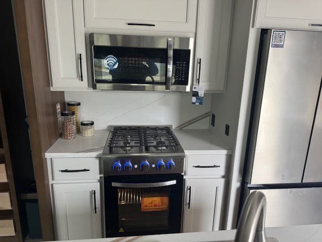 2026 Keystone RV 2026 Keystone RV Montana - thumbnail 13