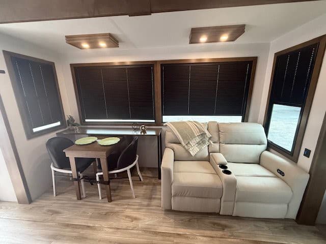 2026 Keystone RV 2026 Keystone RV Montana - thumbnail 17