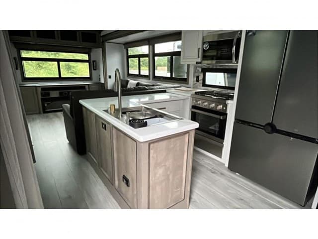 2025 Keystone RV 2025 Keystone RV Montana - thumbnail 12