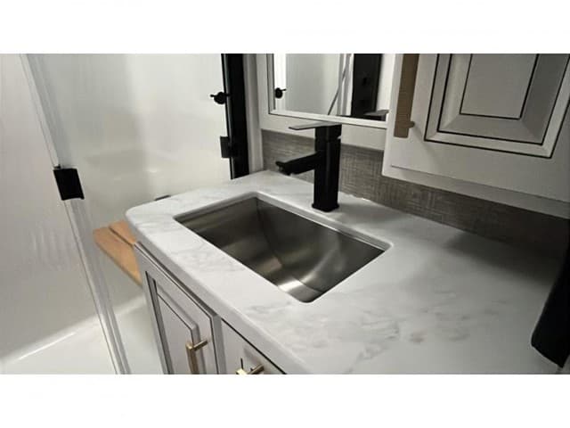 2025 Keystone RV 2025 Keystone RV Montana - thumbnail 22