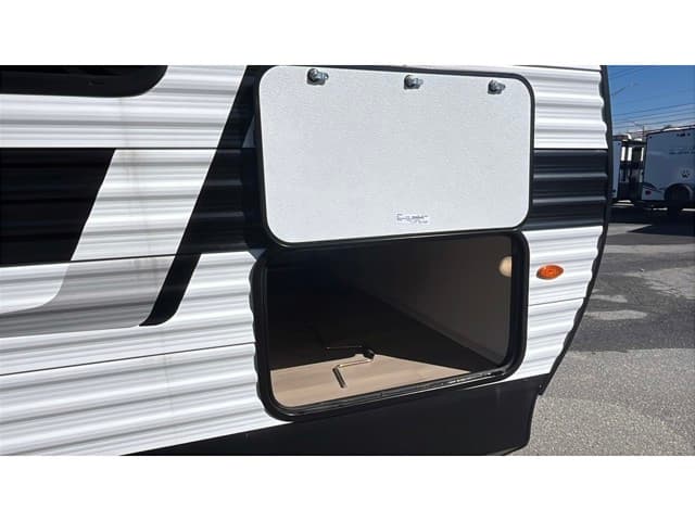 2026 Grand Design 2026 Grand Design Momentum Mav Toy Hauler - thumbnail 8