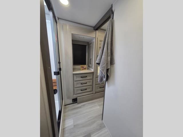 2026 Grand Design 2026 Grand Design Momentum M-Class - thumbnail 16