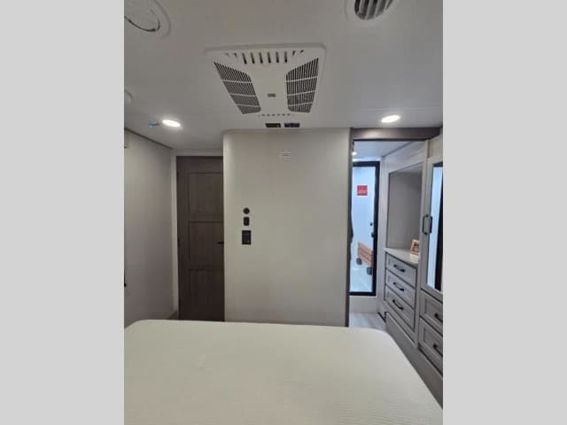 2026 Grand Design 2026 Grand Design Momentum M-Class - thumbnail 21