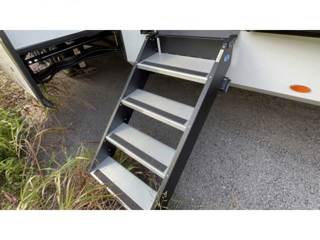 2026 Grand Design 2026 Grand Design Momentum - thumbnail 11