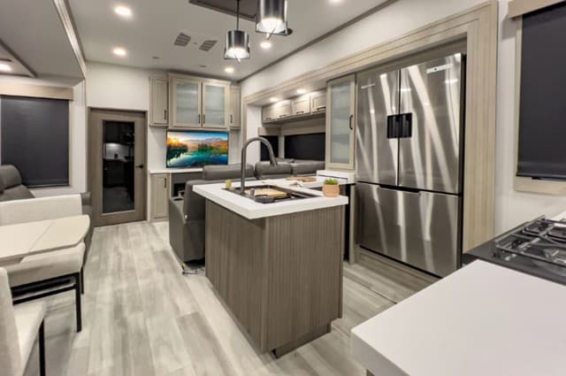 2026 Grand Design 2026 Grand Design Momentum - thumbnail 26