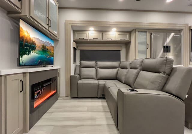 2026 Grand Design 2026 Grand Design Momentum - thumbnail 27