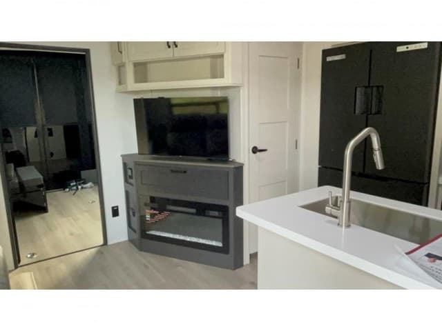 2026 Grand Design 2026 Grand Design Momentum G-Class - thumbnail 11