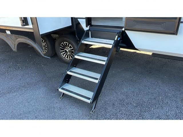 2026 Keystone RV 2026 Keystone RV Montana High Country - thumbnail 9