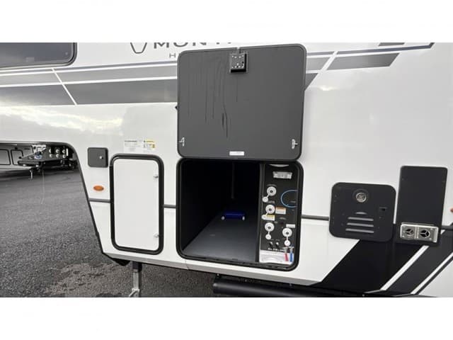 2026 Keystone RV 2026 Keystone RV Montana High Country - thumbnail 6