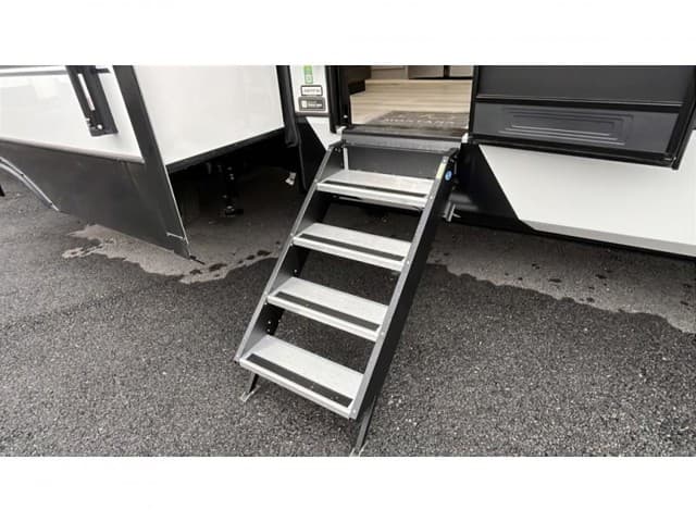 2026 Keystone RV 2026 Keystone RV Montana High Country - thumbnail 9