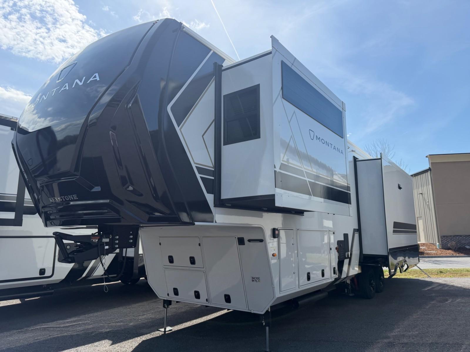 2026 Keystone RV 2026 Keystone RV Montana - thumbnail 3
