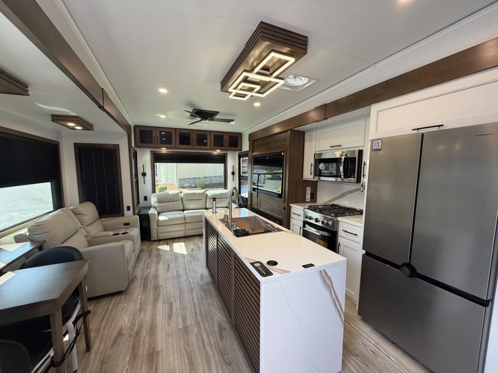 2026 Keystone RV 2026 Keystone RV Montana - thumbnail 8