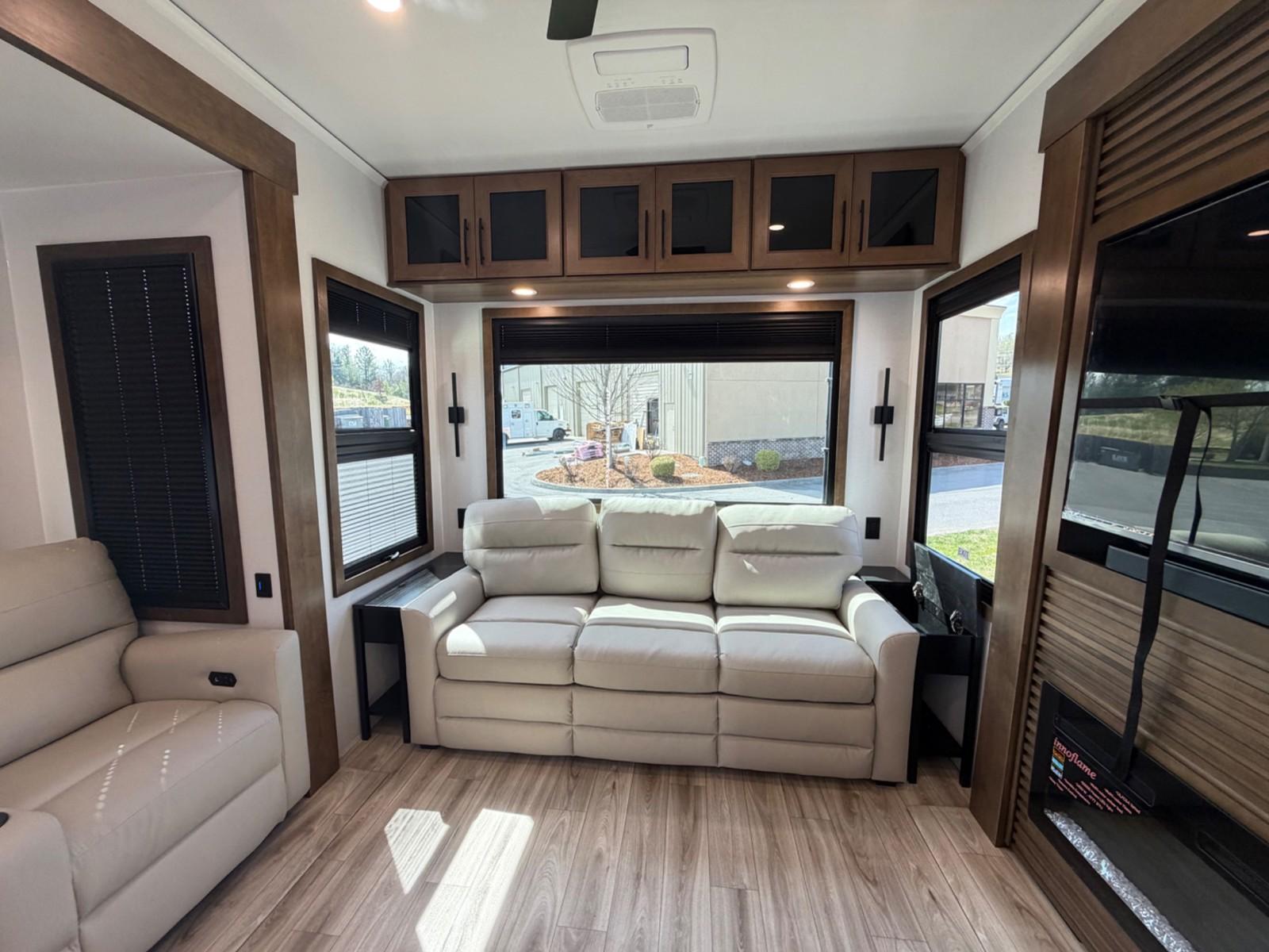 2026 Keystone RV 2026 Keystone RV Montana - thumbnail 10