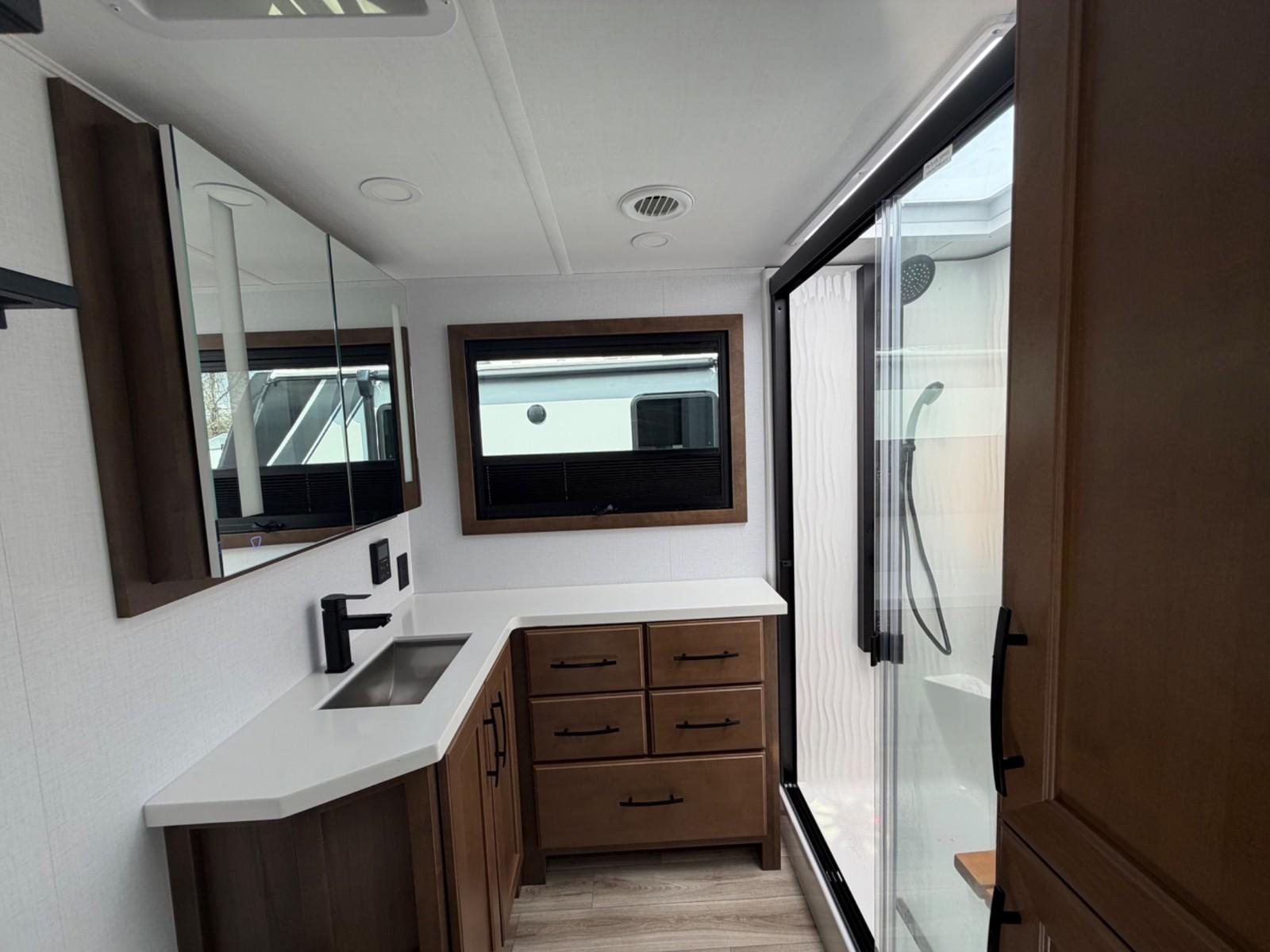 2026 Keystone RV 2026 Keystone RV Montana - thumbnail 14