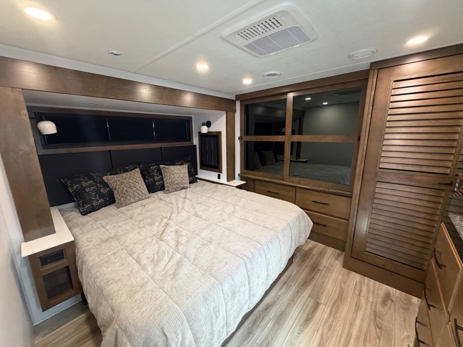 2026 Keystone RV 2026 Keystone RV Montana - thumbnail 15