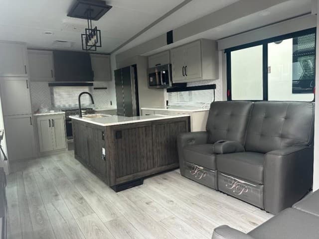 2026 Keystone RV 2026 Keystone RV Montana High Country - thumbnail 4