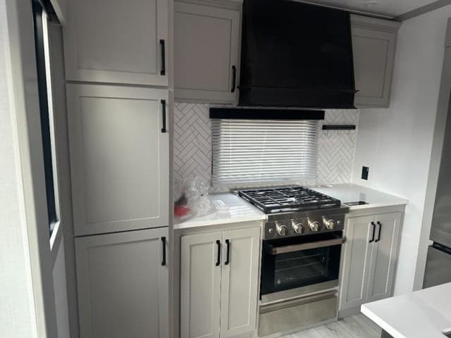 2026 Keystone RV 2026 Keystone RV Montana High Country - thumbnail 6