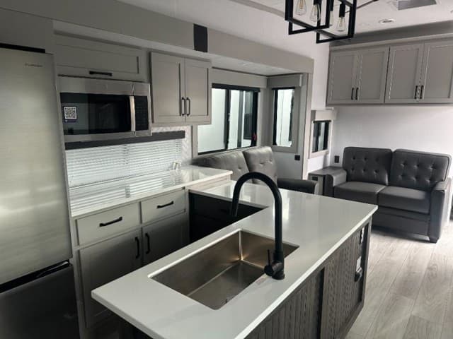 2026 Keystone RV 2026 Keystone RV Montana High Country - thumbnail 7