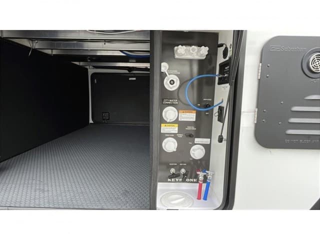 2026 Keystone RV 2026 Keystone RV Montana High Country - thumbnail 7