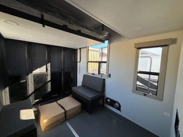 2025 Grand Design 2025 Grand Design Momentum M-Class - thumbnail 11