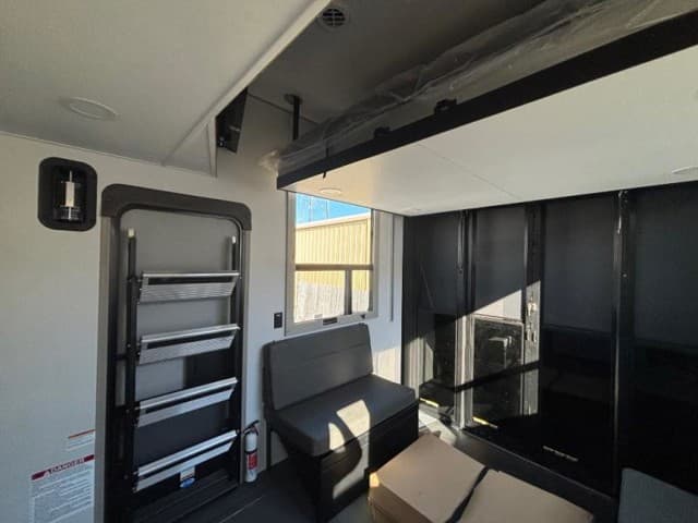 2025 Grand Design 2025 Grand Design Momentum M-Class - thumbnail 12