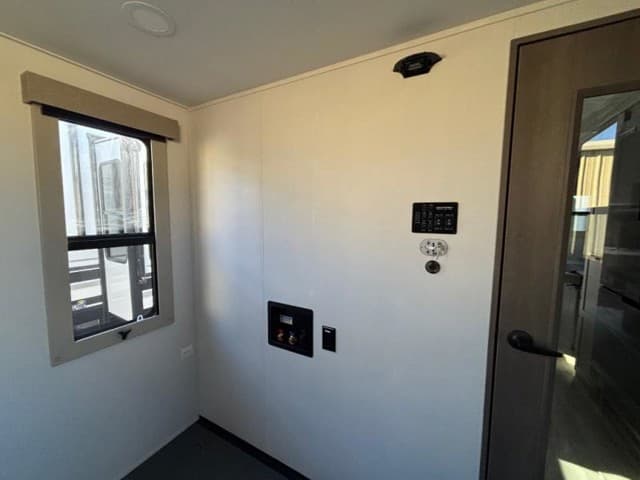 2025 Grand Design 2025 Grand Design Momentum M-Class - thumbnail 15